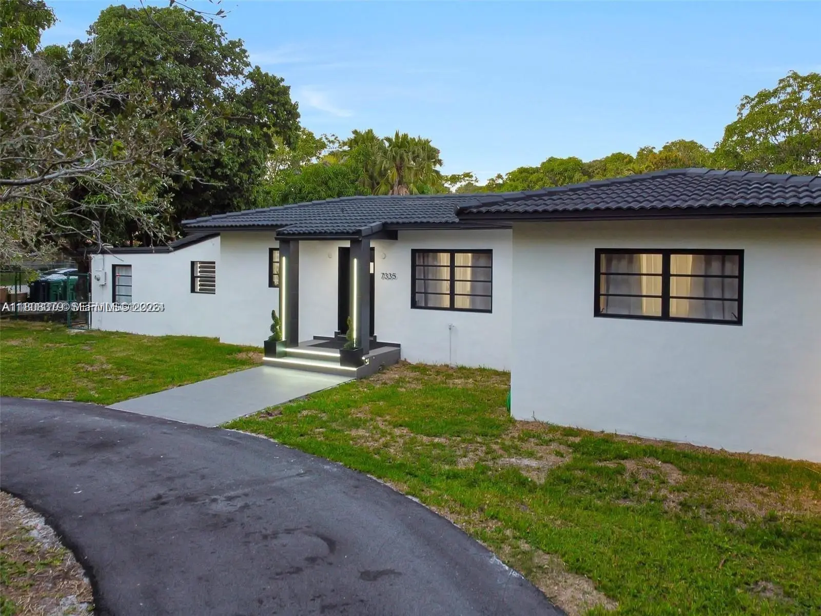 Photo of Listing #A11808379