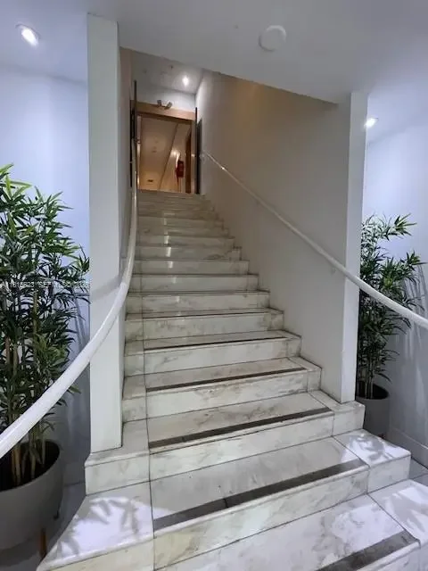 Photo of Listing #A11815823