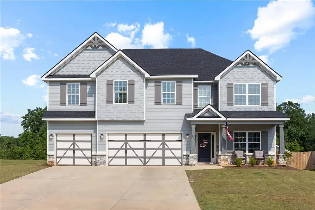 810 Tiger Trl, Opelika