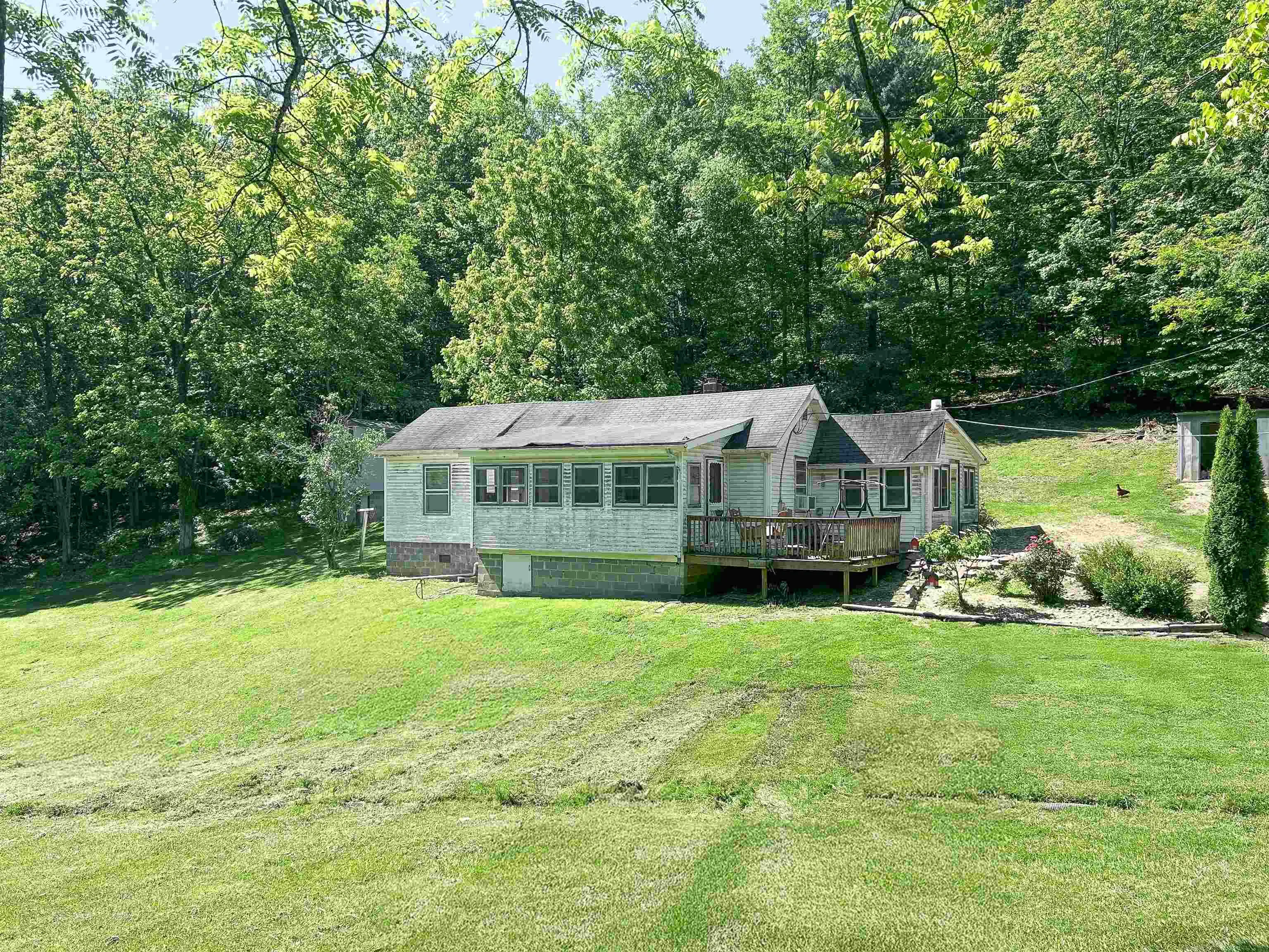 83 Pheasanty Hollow Rd, Williamsville