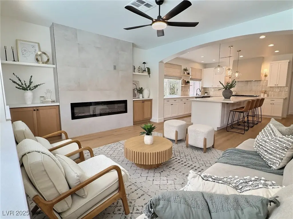 Photo of Listing #2689825