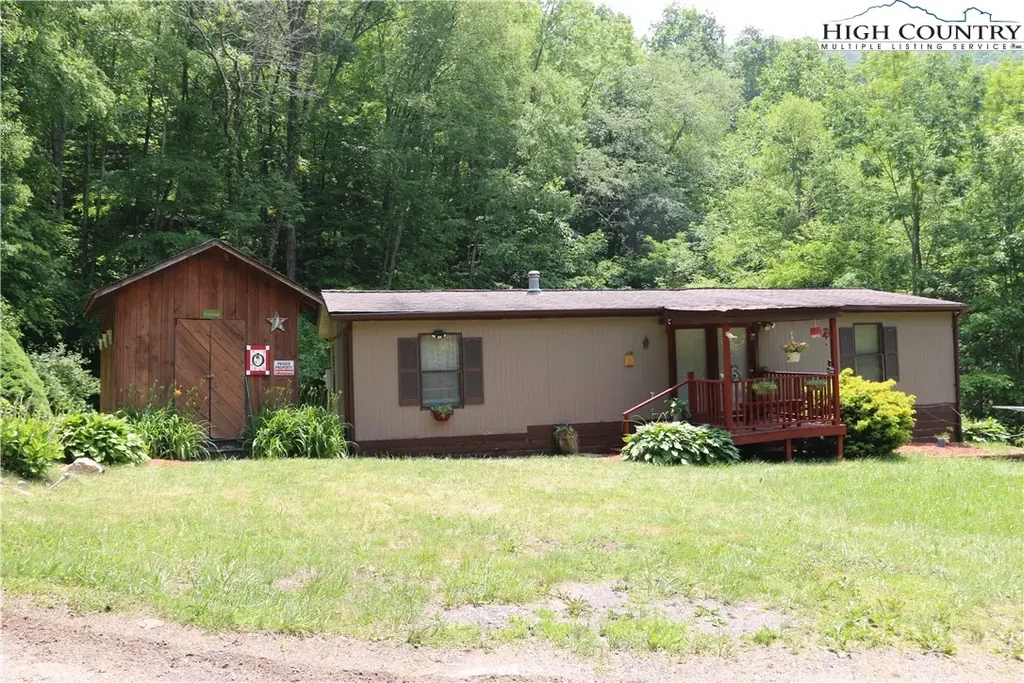 578 Beechwood Circle, Creston