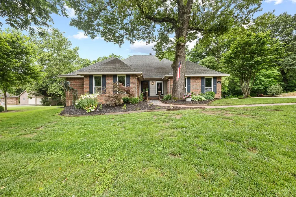 12017 Red Oak Drive, Fayetteville