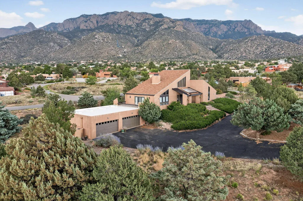 450 Live Oak Lane Ne, Albuquerque