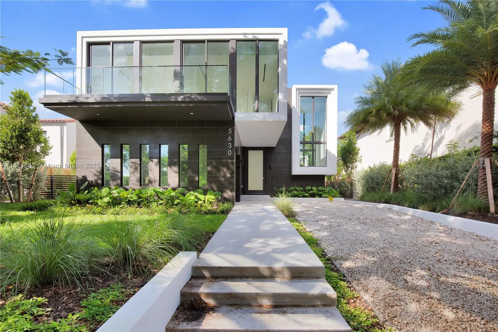 Photo of Listing #A11811852