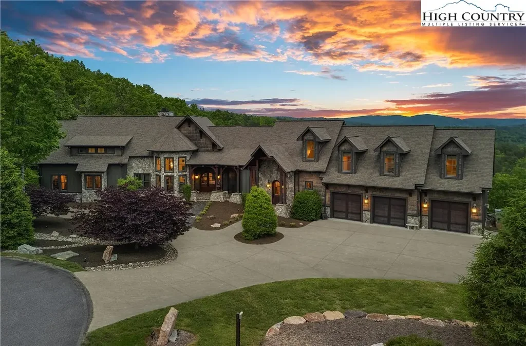 539 Nightshade Road, Boone