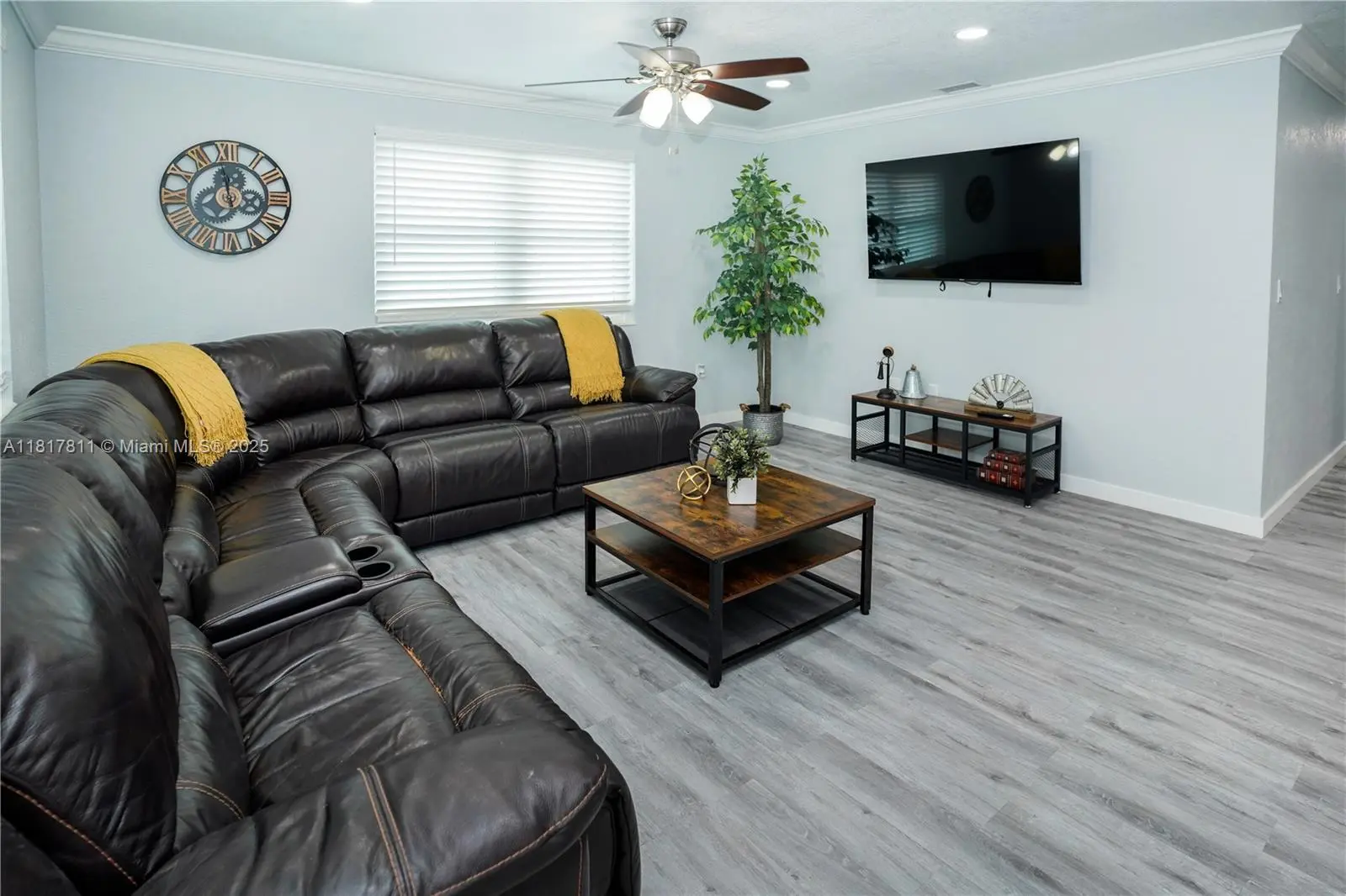 Photo of Listing #A11817811