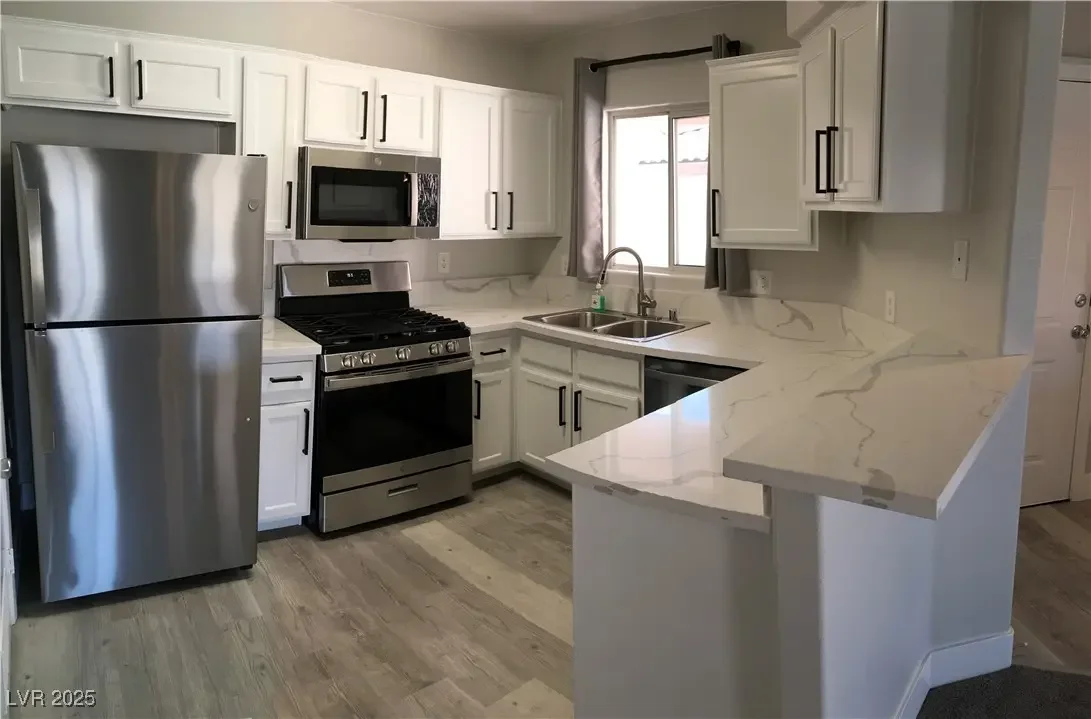 Photo of Listing #2690562