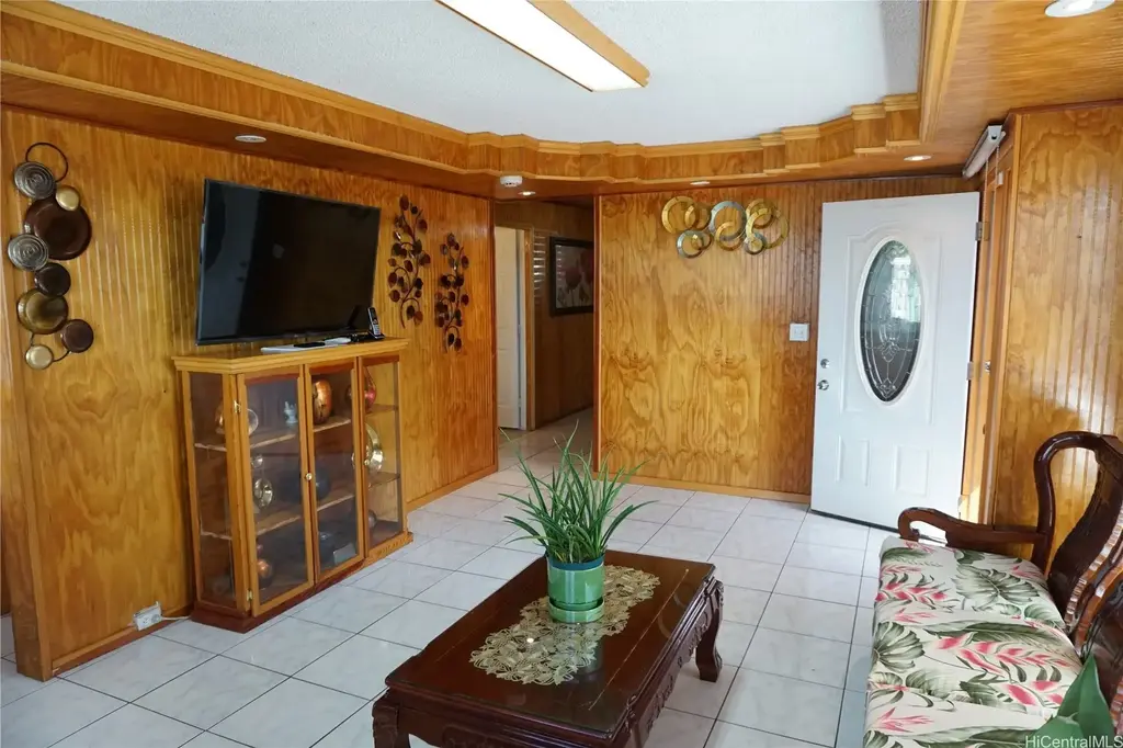 94-350 Kipou Place, Waipahu