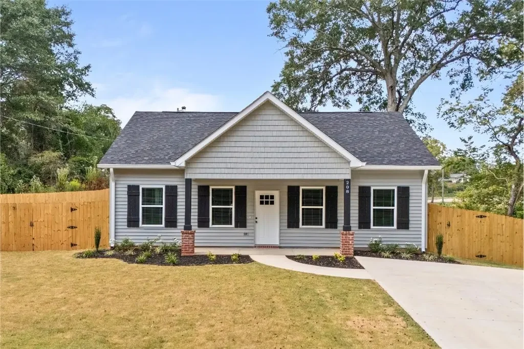 208 Byrd Ave, Opelika