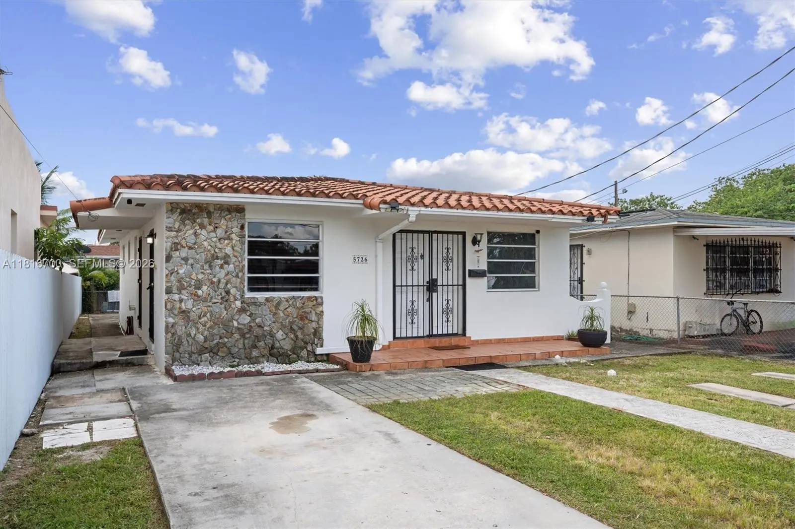 Photo of Listing #A11816700