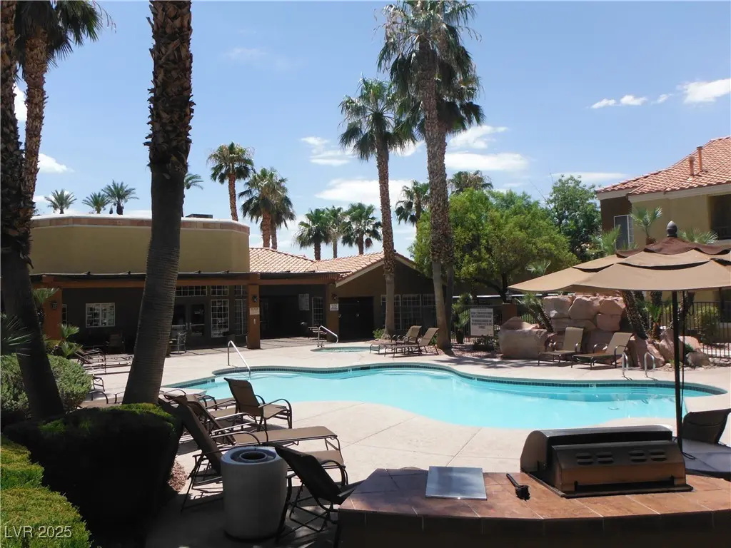 Photo of Listing #2690915