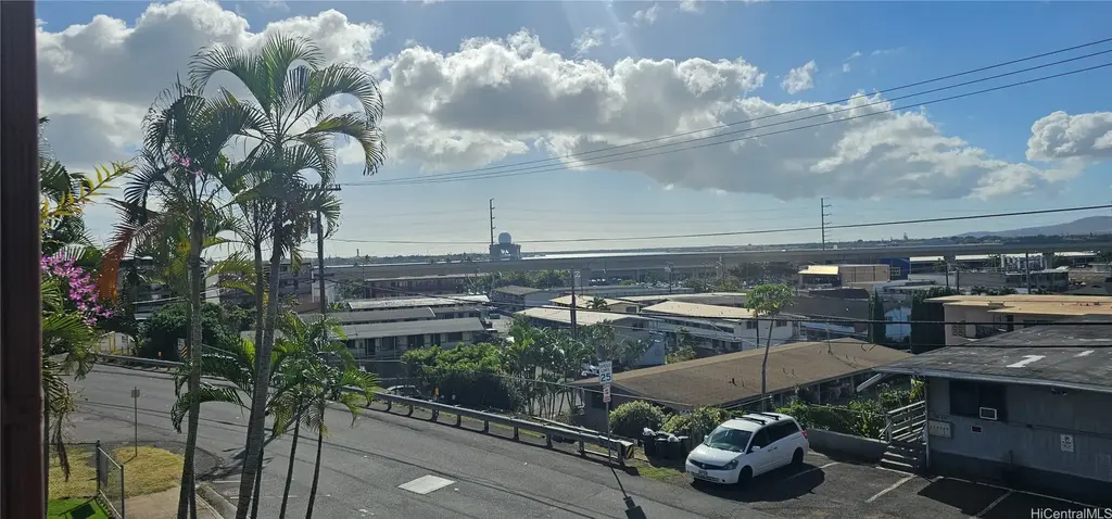 98-626 Moanalua Loop # 201, Aiea