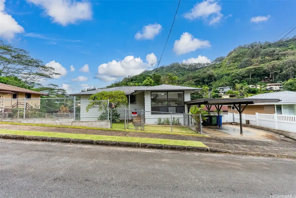 3043 Numana Road, Honolulu