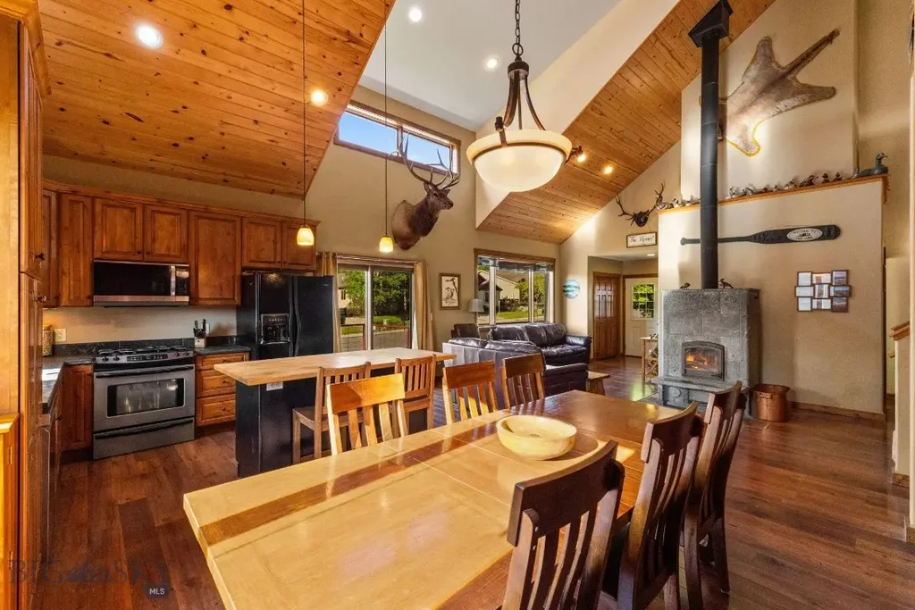 702 Nebula Street, Livingston