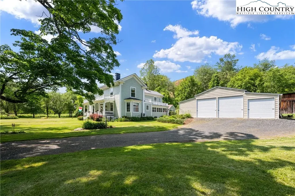 16215 N Nc-194 Highway, Lansing
