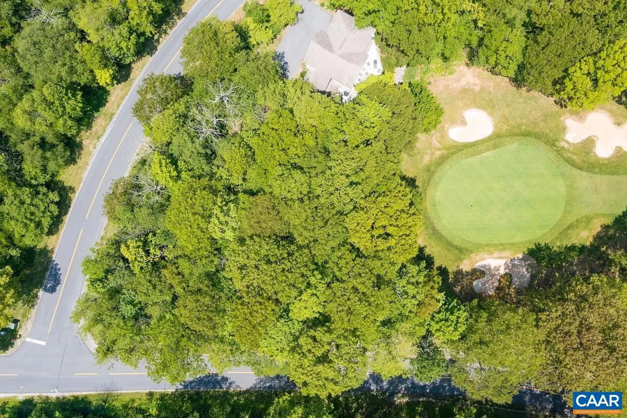 1761 Blue Ridge Dr, Wintergreen Resort