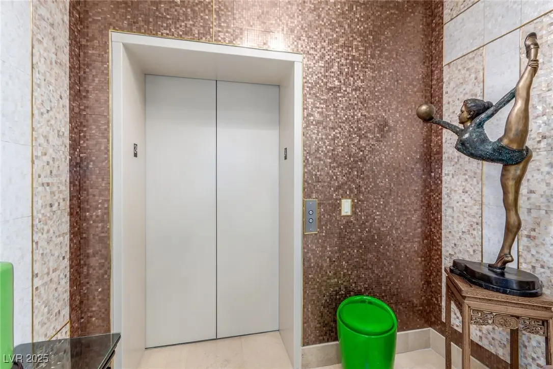 Photo of Listing #2691298