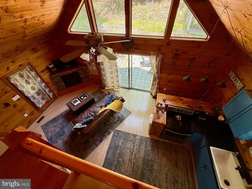 882 Lazy River West Rd, Luray