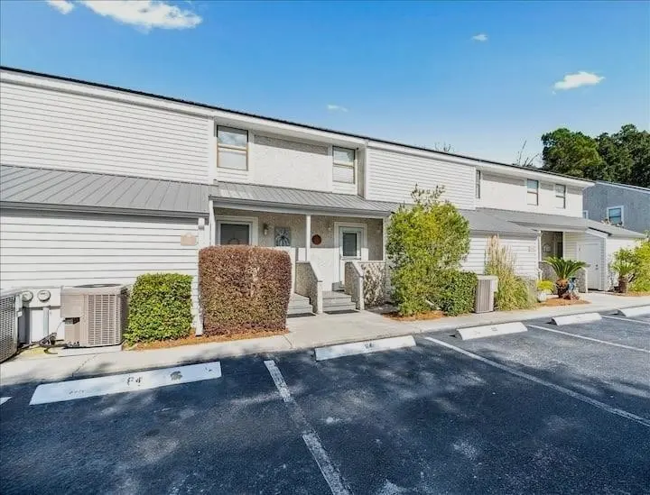 1000 #63 Sea Island Road, St Simons Island