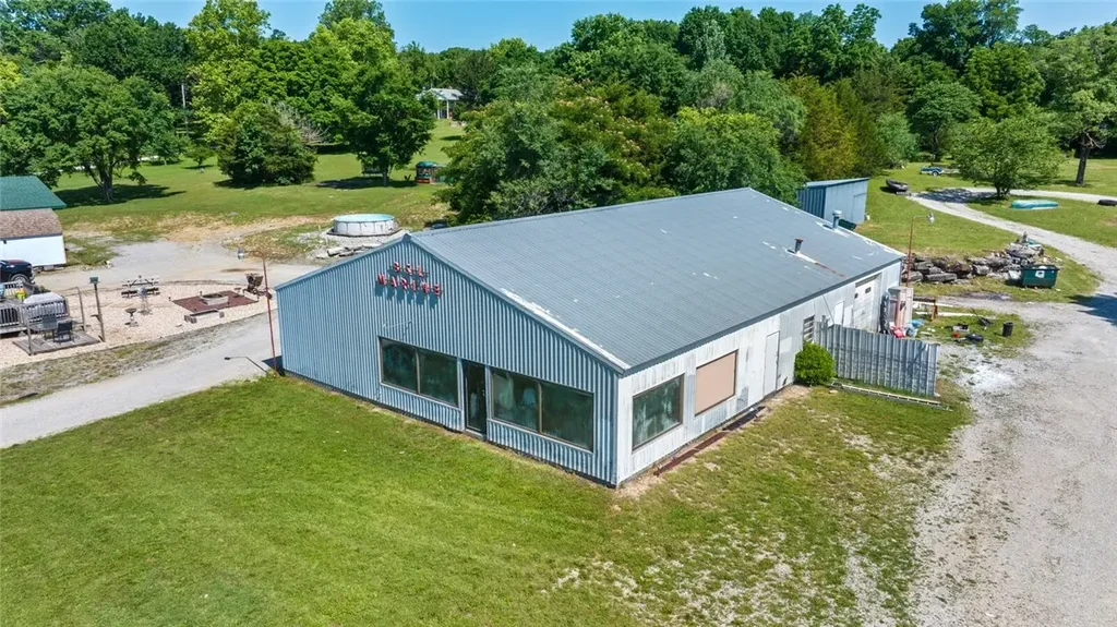1576 Highway 62, Green Forest