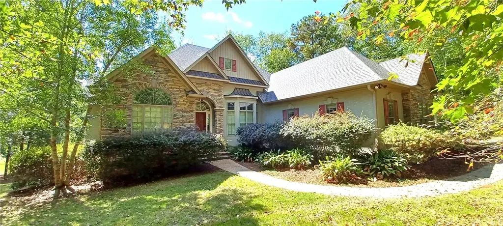 703 Ski Spray Point, Opelika