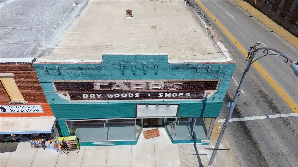 108 Public Square, Berryville