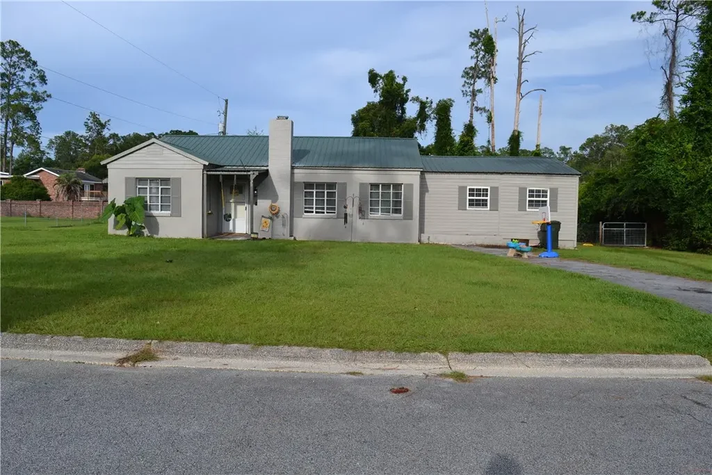 1308 Dean Drive, Waycross