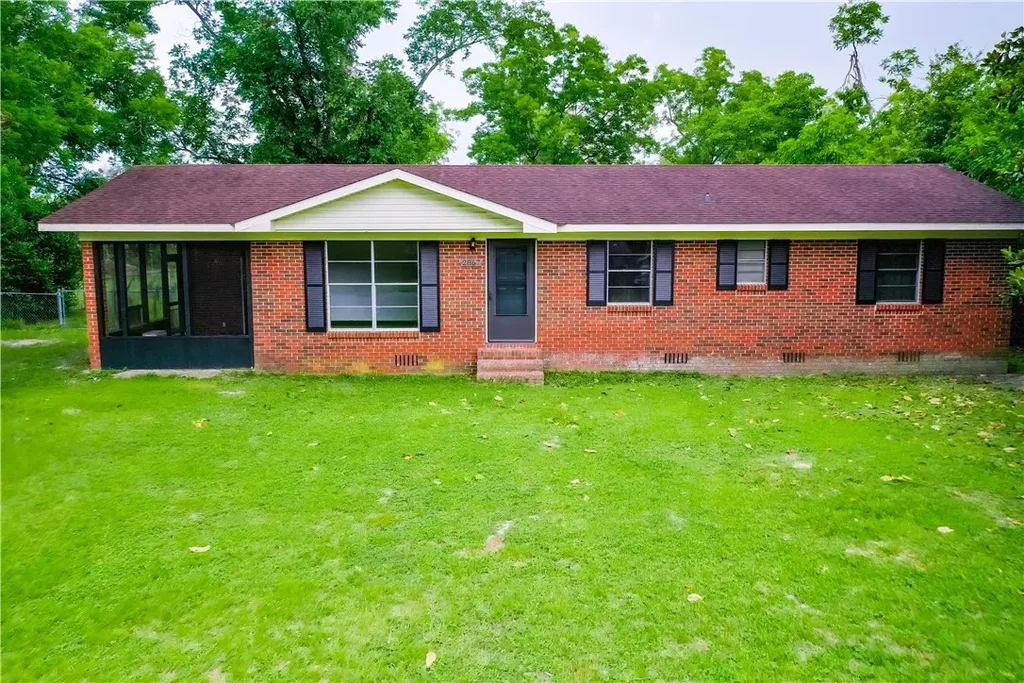 2867 Evergreen Road, Waycross