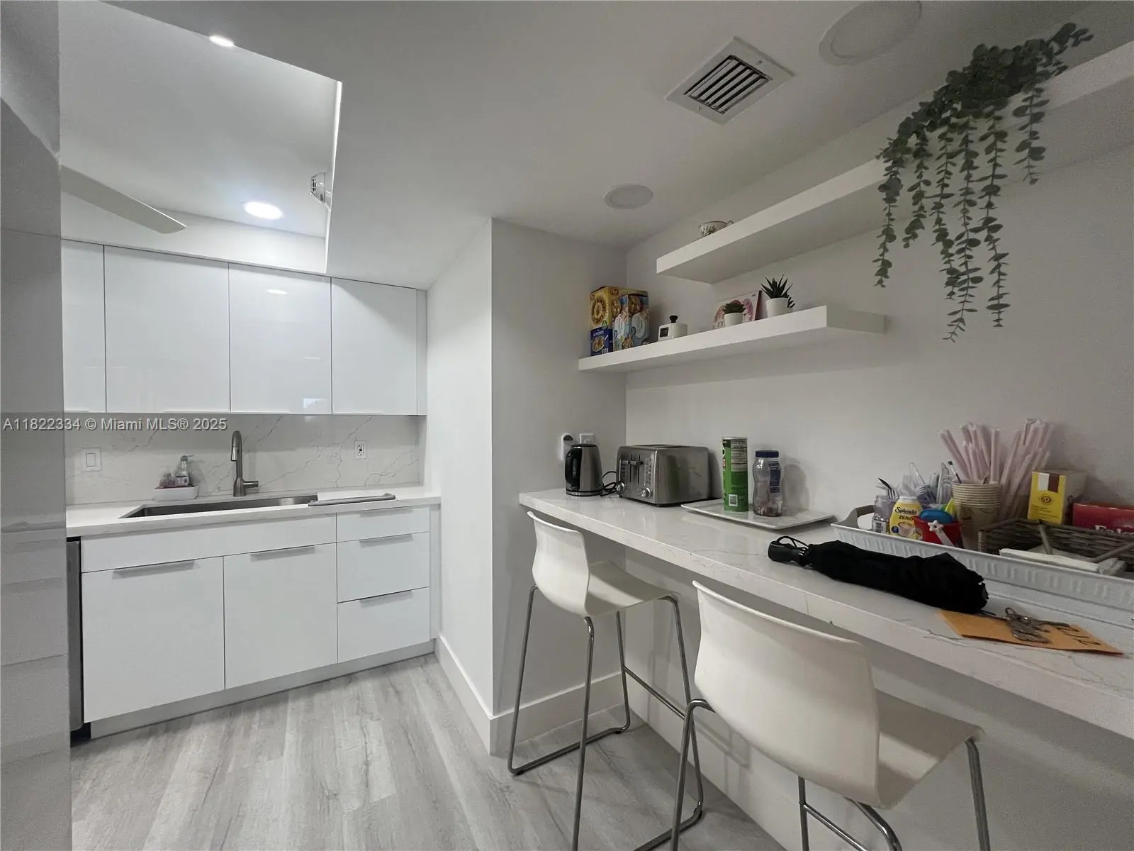 Photo of Listing #A11822334