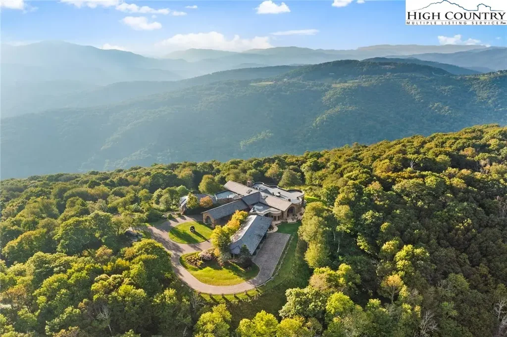 600 Stonehedge Court, Linville