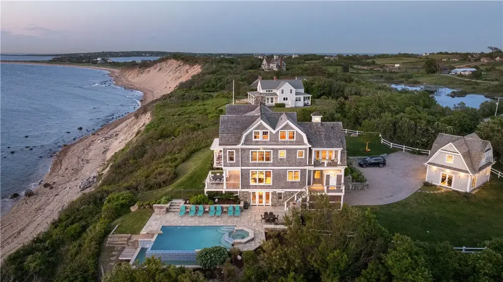 1210 Graces Cv Rd, Block Island