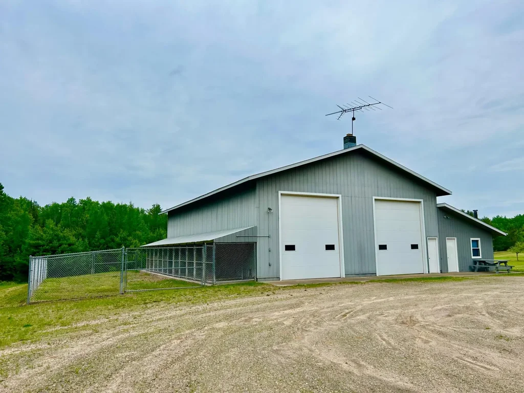 On Javen Rd, Three Lakes