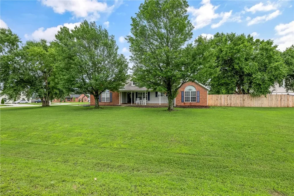 372 Niagara Street, Springdale