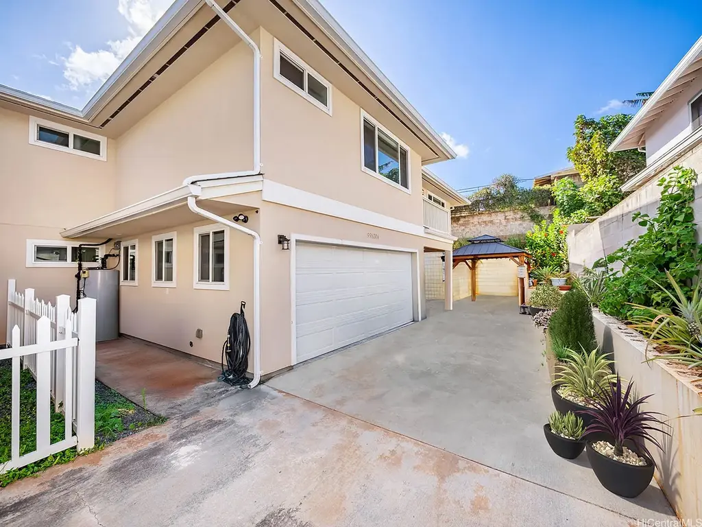 99-530 Halawa Hts Road # A, Aiea