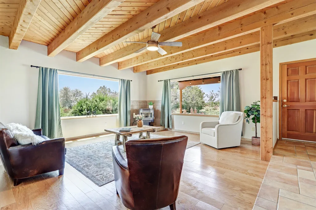 10 Carlito Road, Santa Fe