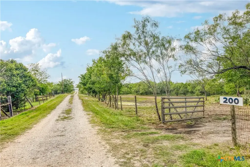200 Armstrong Road, Lockhart