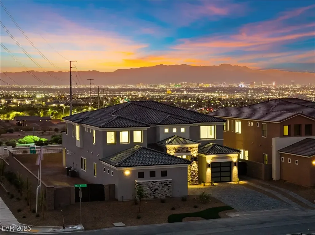 Photo of Listing #2693896