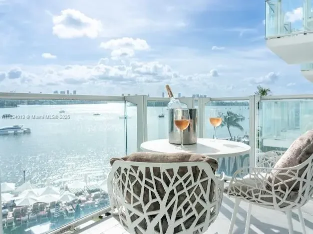 Photo of Listing #A11824013