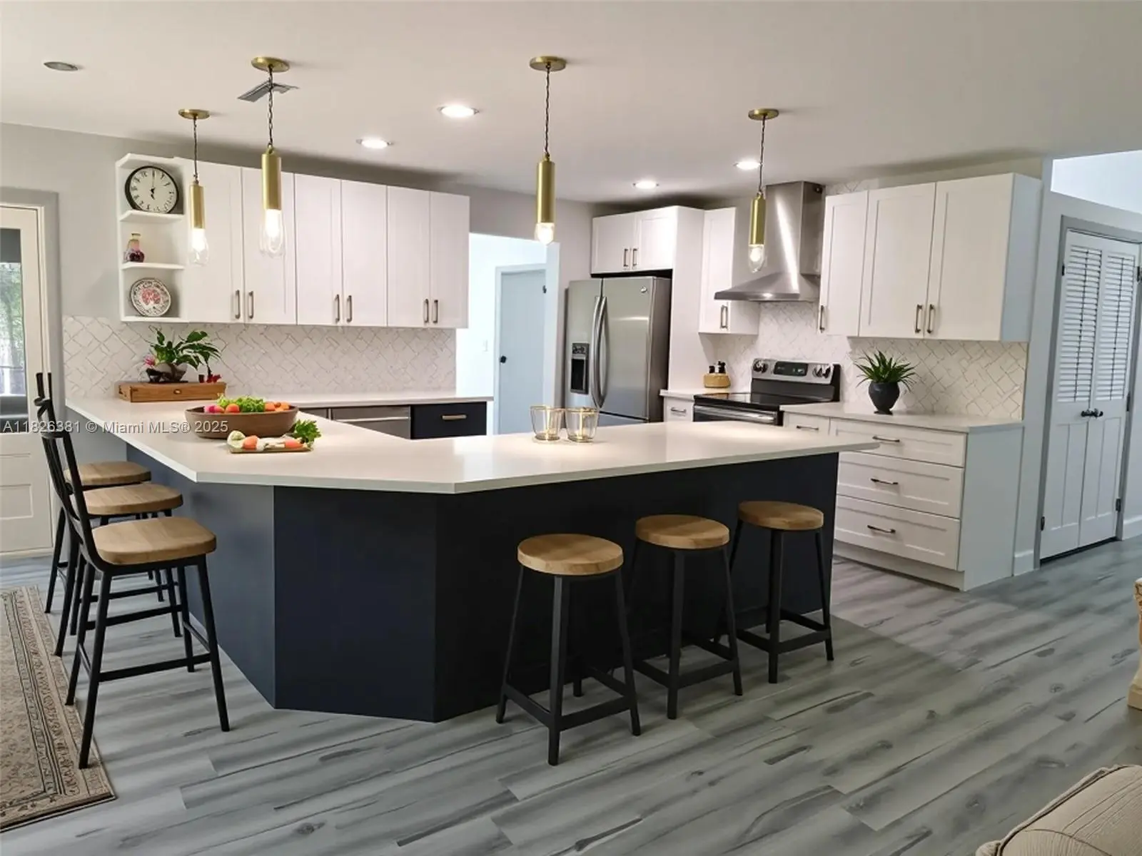 Photo of Listing #A11826381