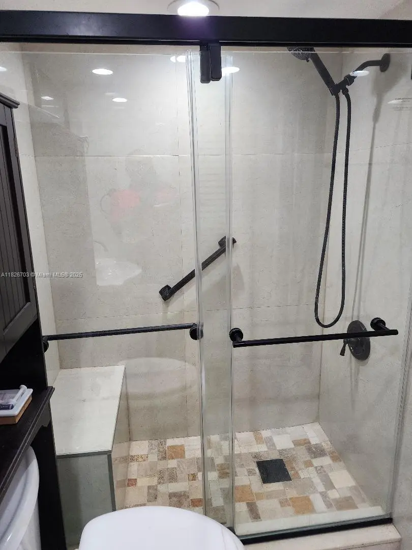 Photo of Listing #A11826703