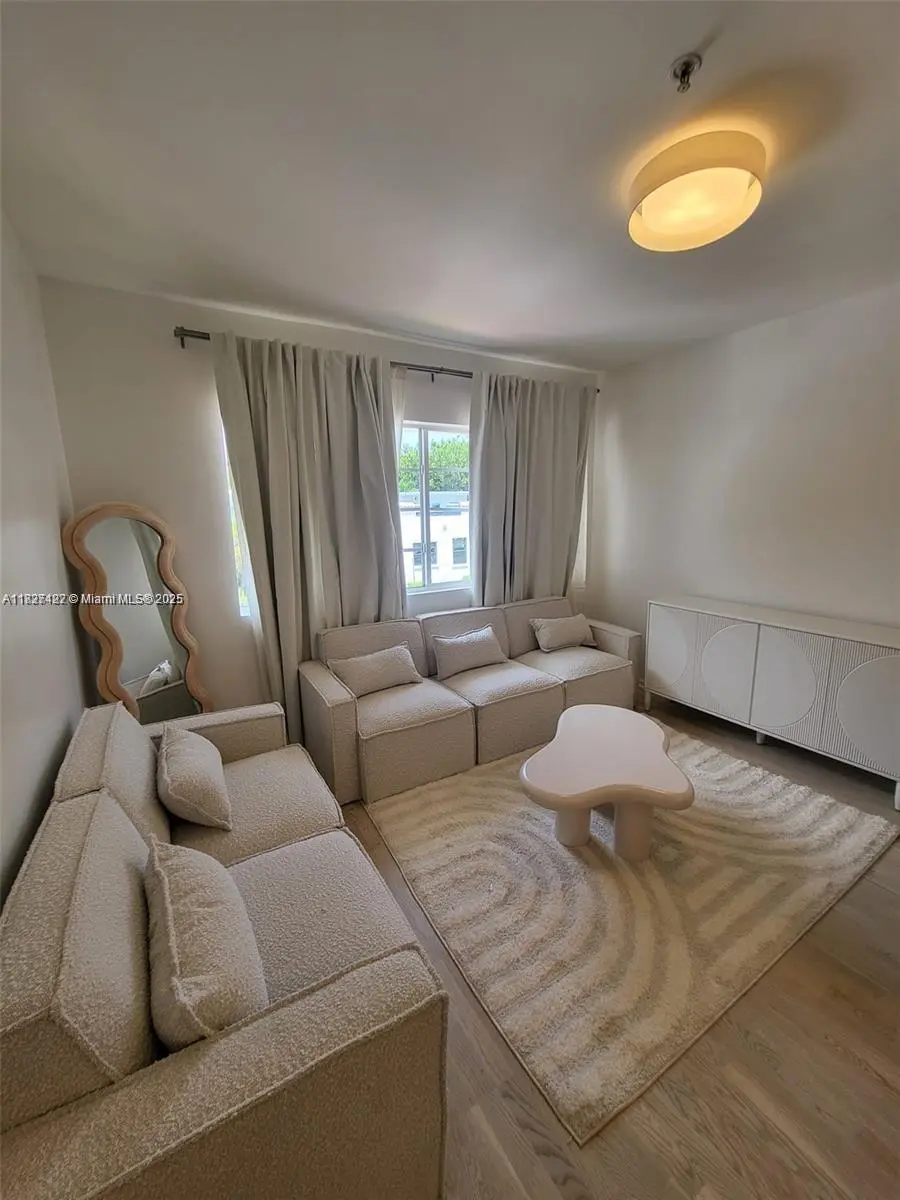 Photo of Listing #A11827422