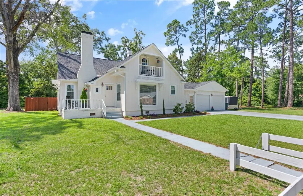 686 S Fourth Street, Jesup