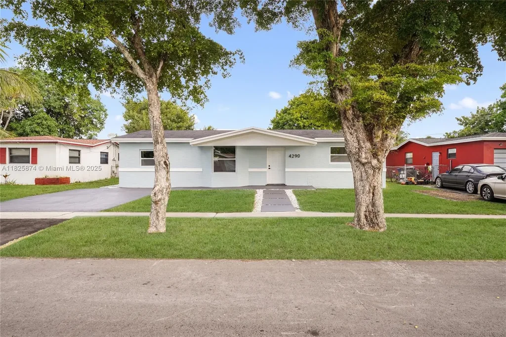4290 Nw 38th Ave, Lauderdale Lakes