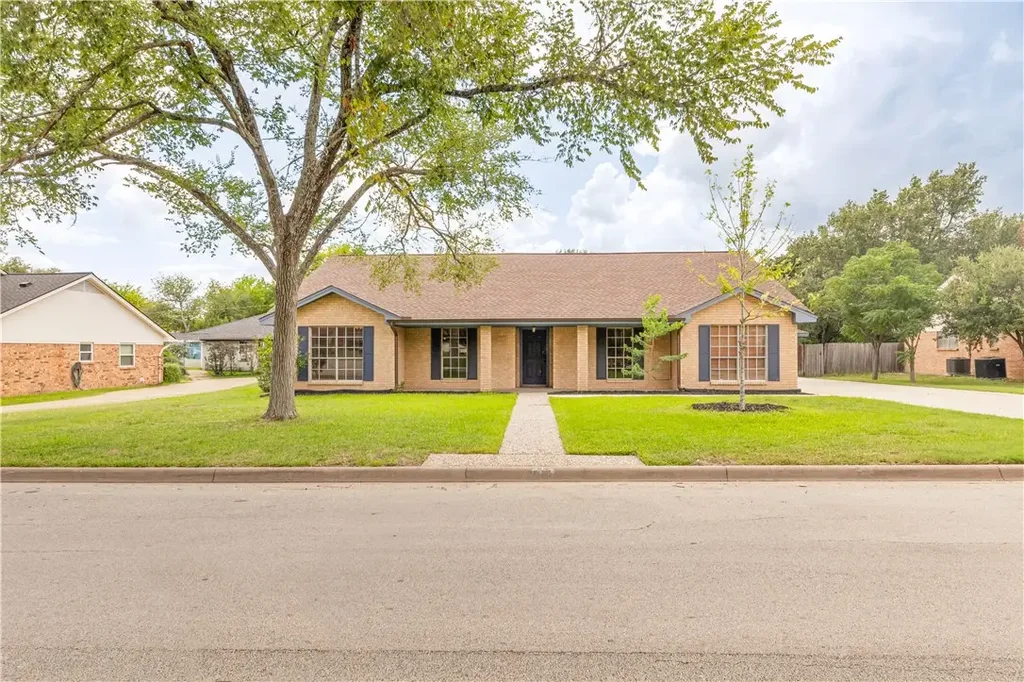 3614 Oak Ridge Drive, Bryan