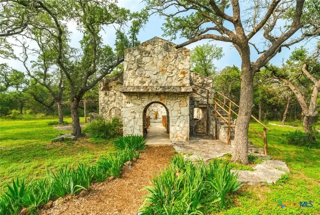 Oakwood Loop, Wimberley