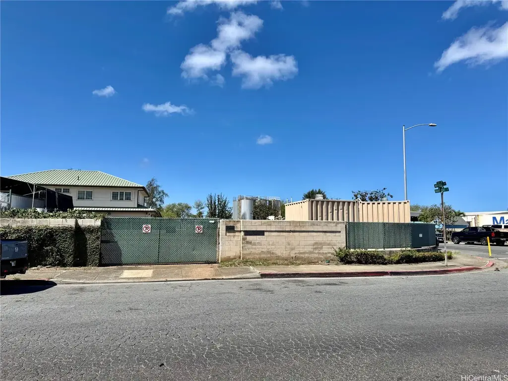 1194 Mikole Street, Honolulu