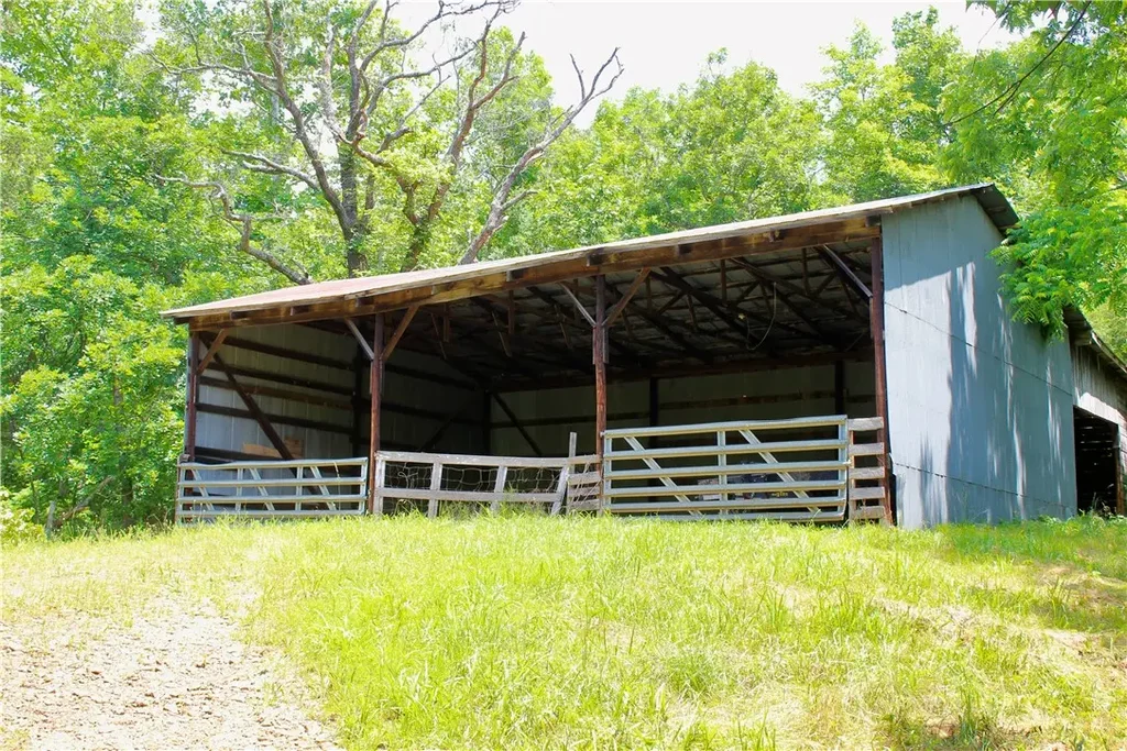 Madison 3370, Witter