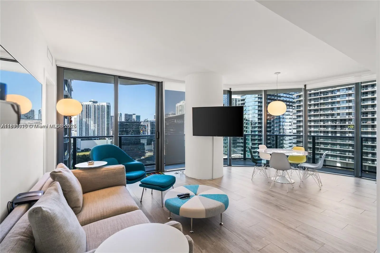 Photo of Listing #A11830115