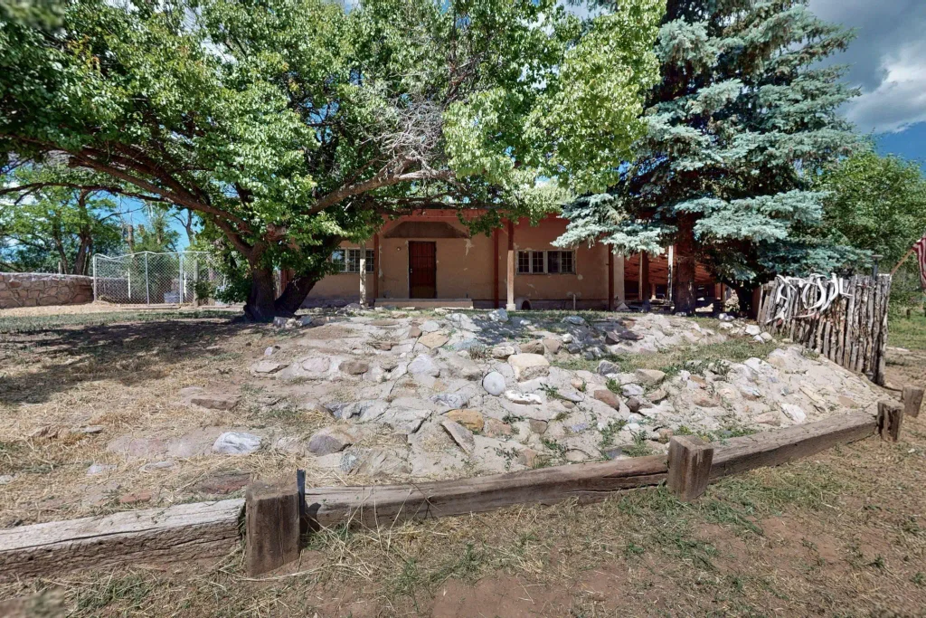 38 State Road 576, Vallecitos